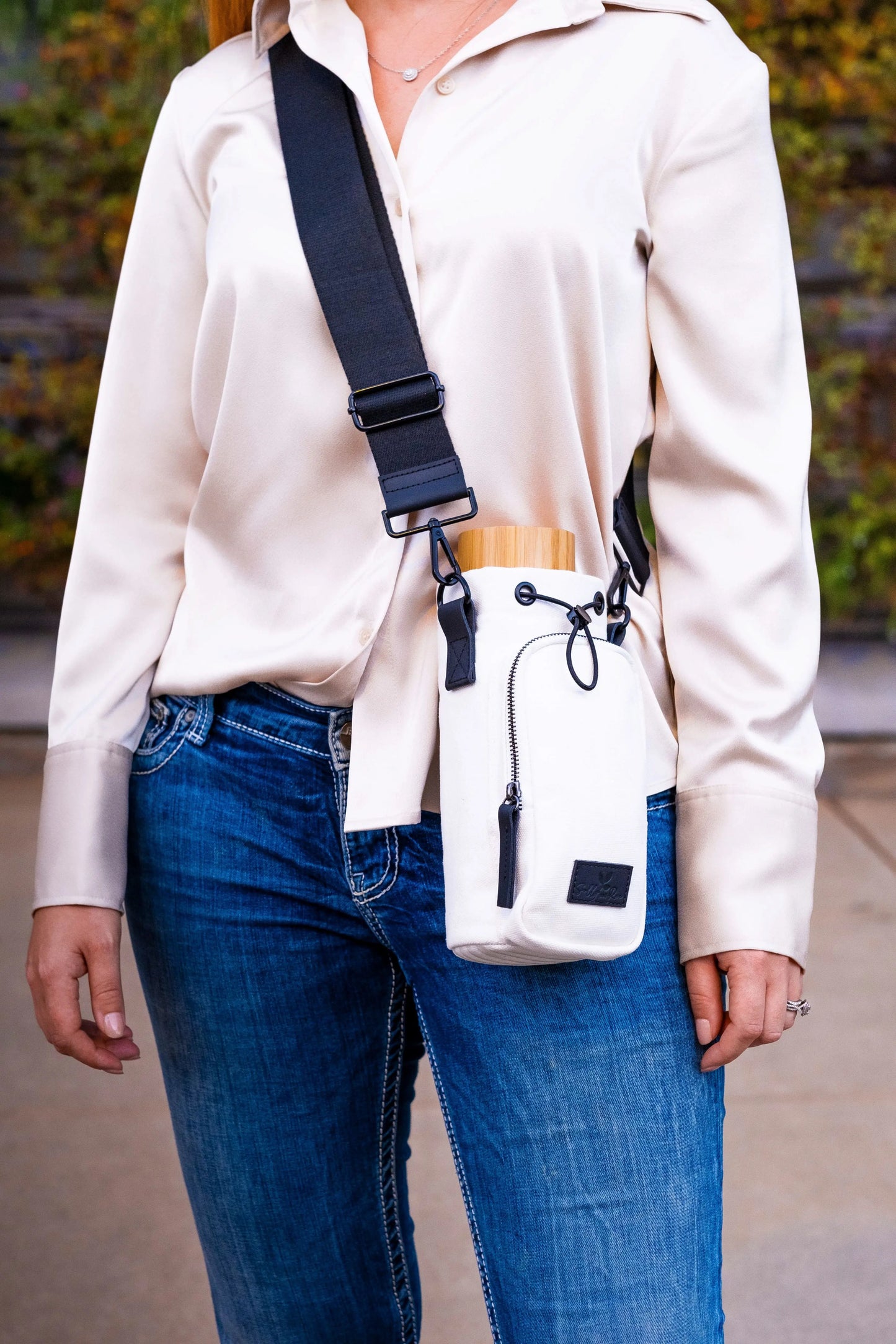 white canvas water bottle holder bag